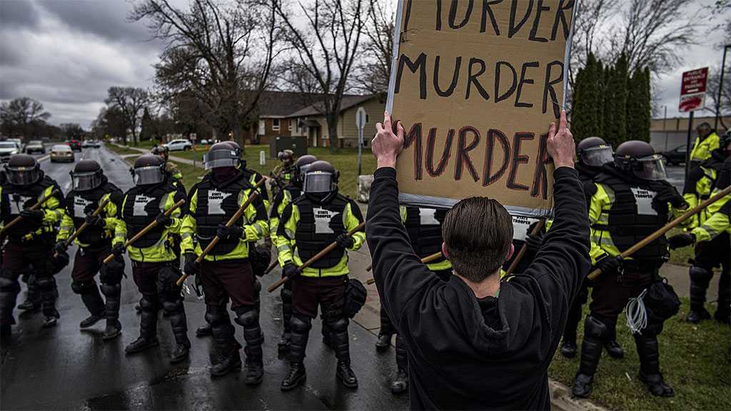 Minneapolis Police, Protesters Clash For Second Night over Death of Daunte Wright