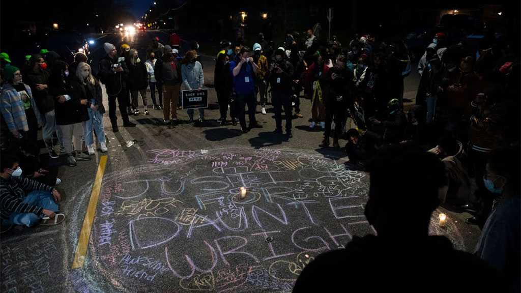 Police Deploy Tear Gas, Flashbangs against Crowd of Daunte Wright Protesters in Brooklyn