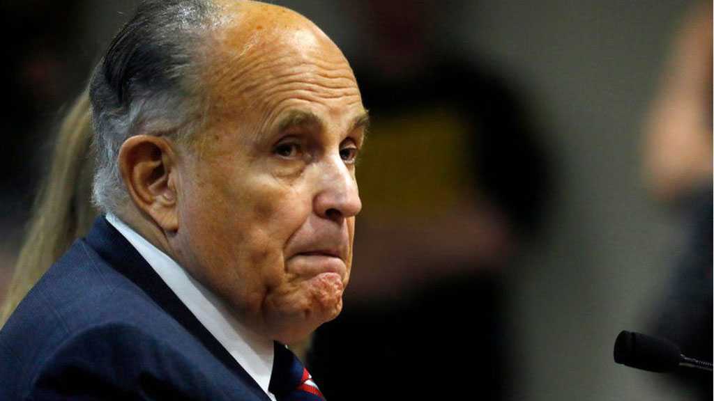 Trump Lawyer Giuliani’s Apartment Raided in Federal Probe
