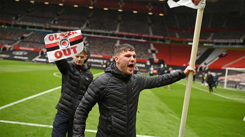 Manchester United vs Liverpool Called off after Pitch Invasion at Old Trafford