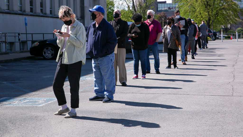 US Jobless Claims Plunged 92,000 Last Week