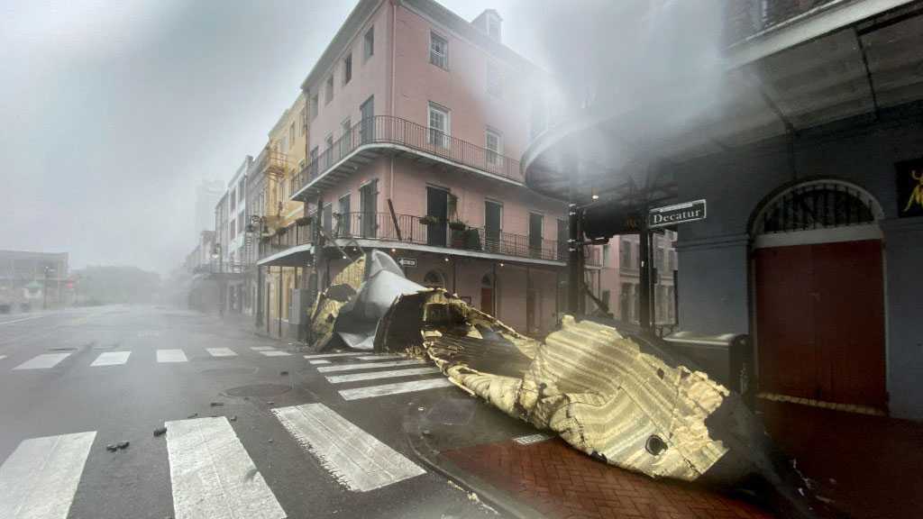 Hurricane Ida: New Orleans Loses Power as Storm Strikes