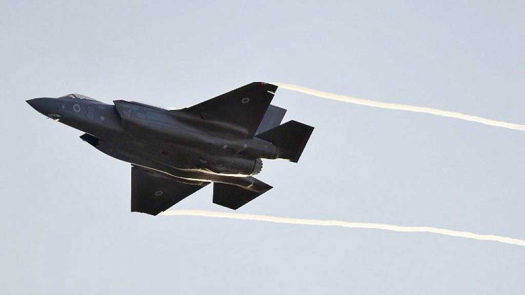 “Israeli” Warplanes, Gunboats Penetrate into Lebanese Airspace, Territorial Waters