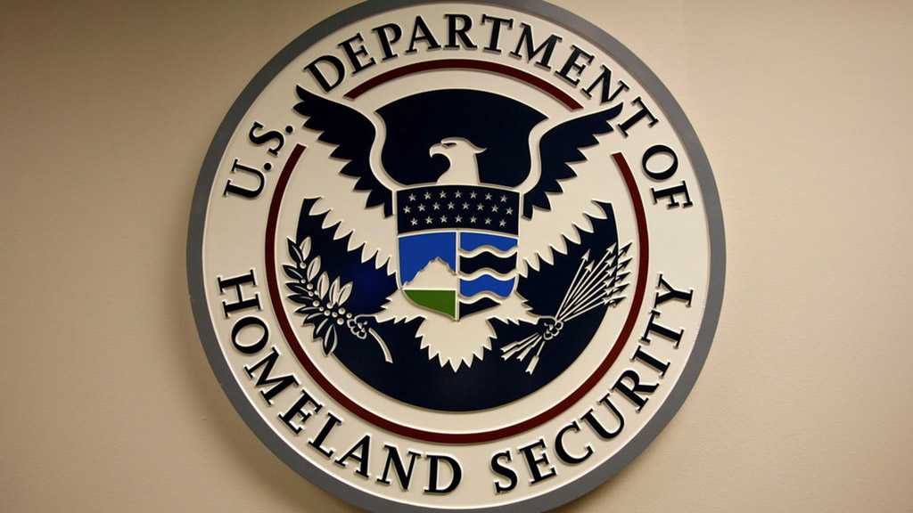 US Fears Threat in New COVID Lockdowns, Reopening