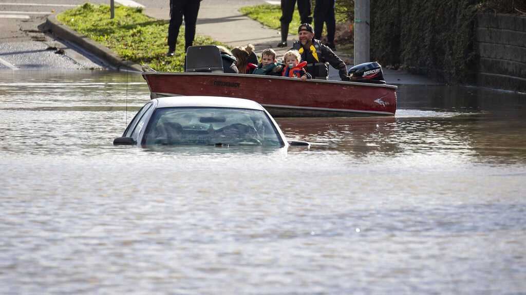 US Northwest, Canada Devastated by Flood, 1 Death Reported