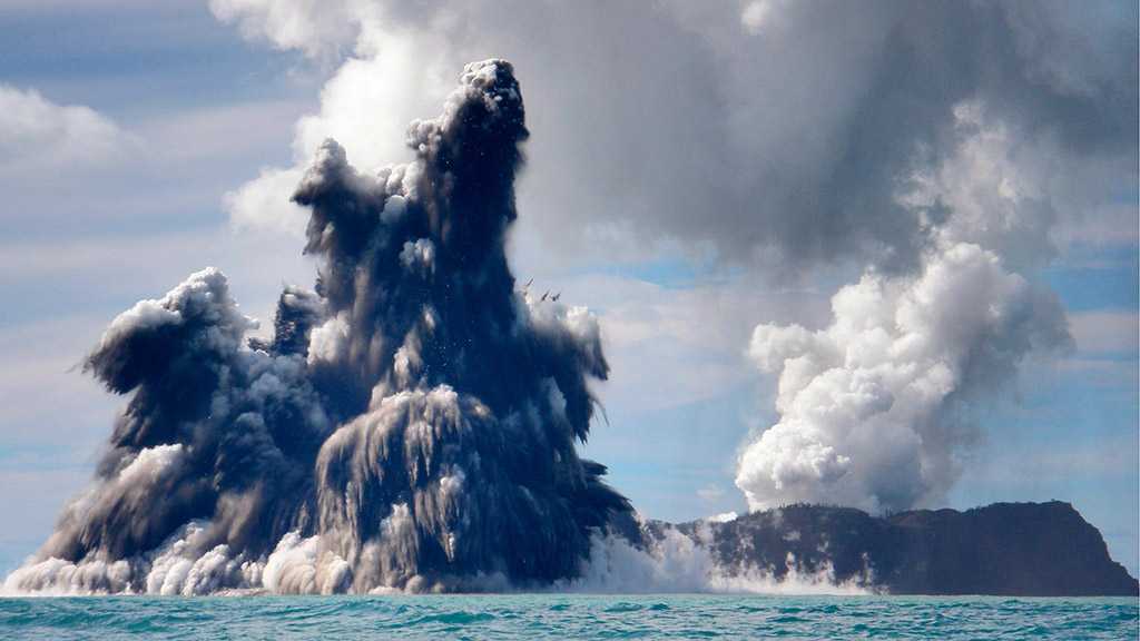Tonga Calls for Immediate Aid after Volcanic Eruption, Tsunami Danger