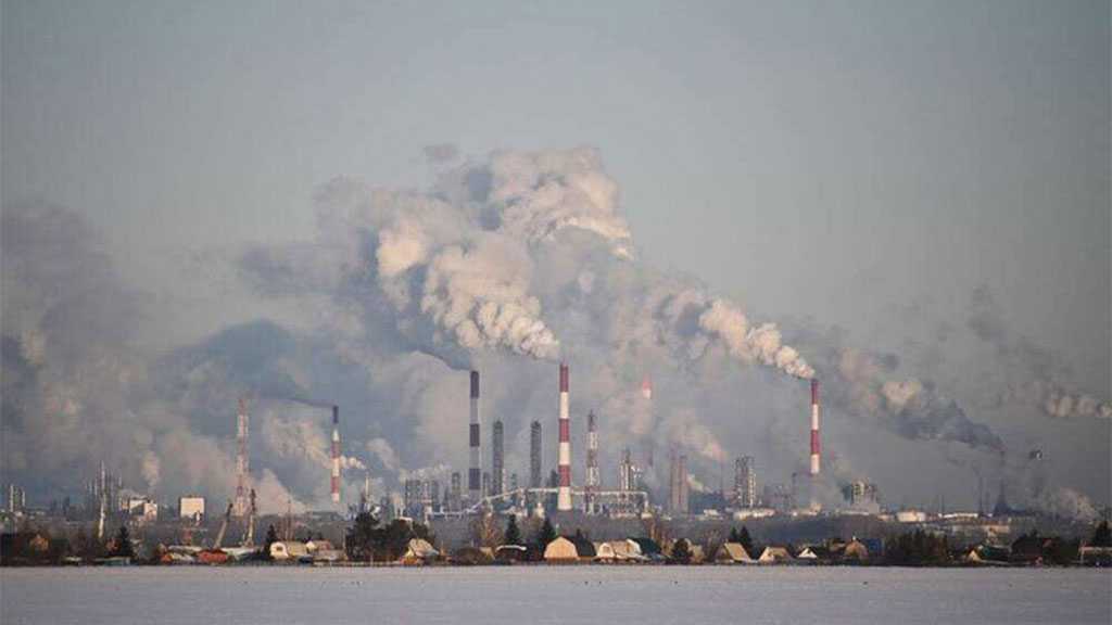 US Considers Cutting Russian Oil Imports amid Ukraine Conflict