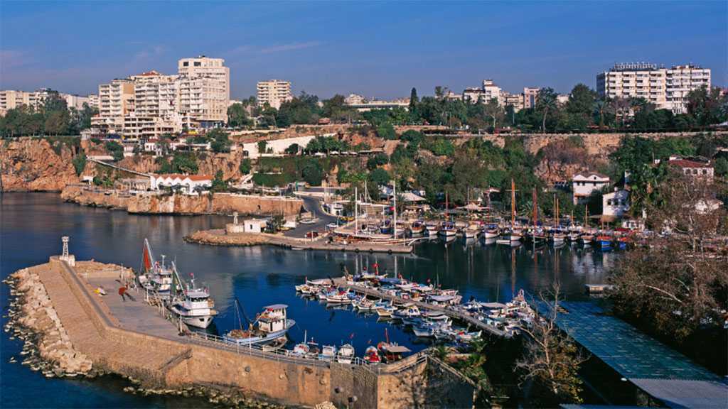 Russian, Ukrainian FMs Arrive In Turkey Ahead Of Peace Talks