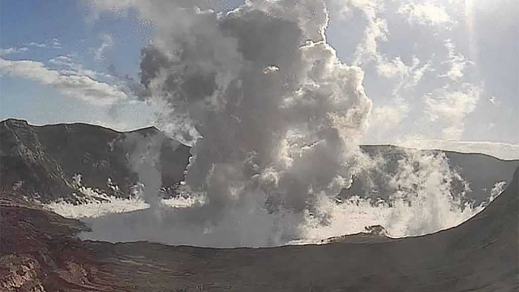 Thousands Flee After Philippine Taal Volcano Erupts