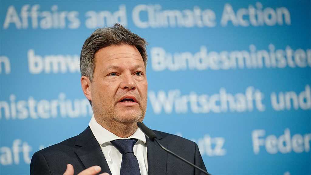 Germany Triggers Gas Warning amid Russian Ruble Demand