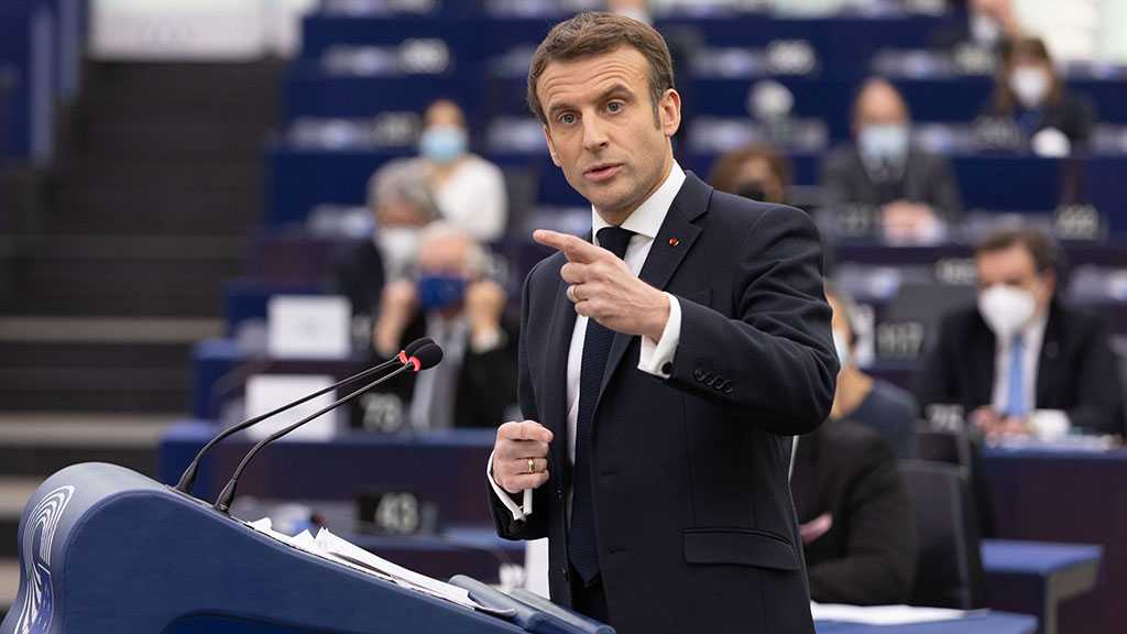 Macron Defends Dialogue with Russia Against Polish PM
