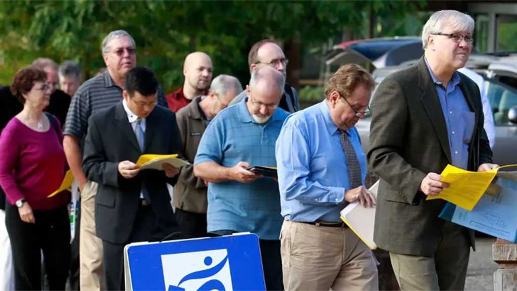 US Sees Surge of Jobless Claims for Third Consecutive Week