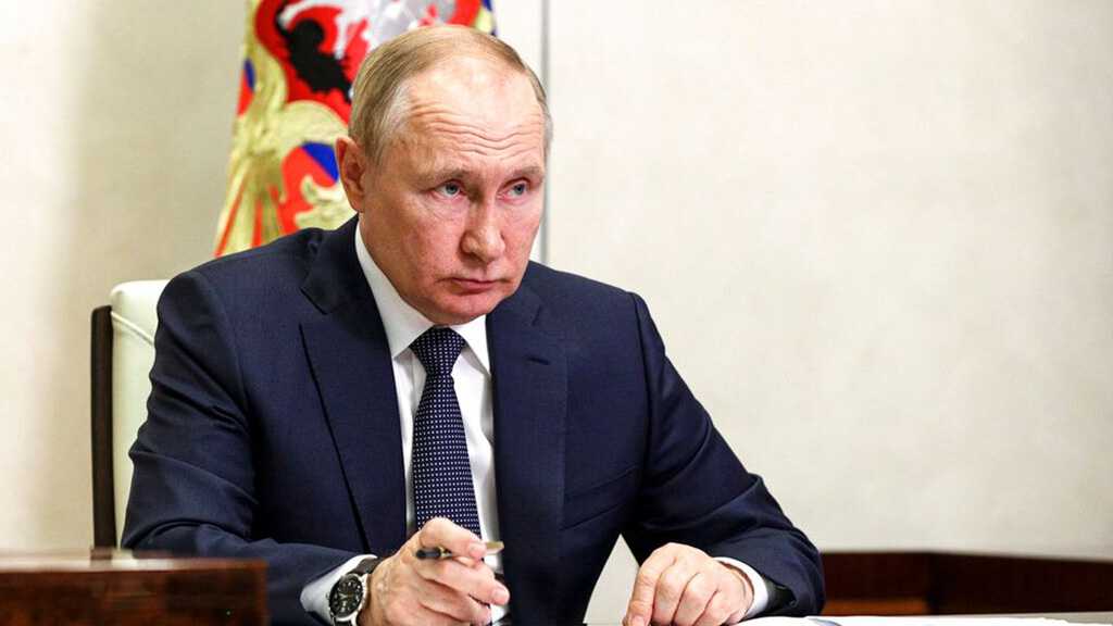 CIA Chief: Putin “Too Healthy”