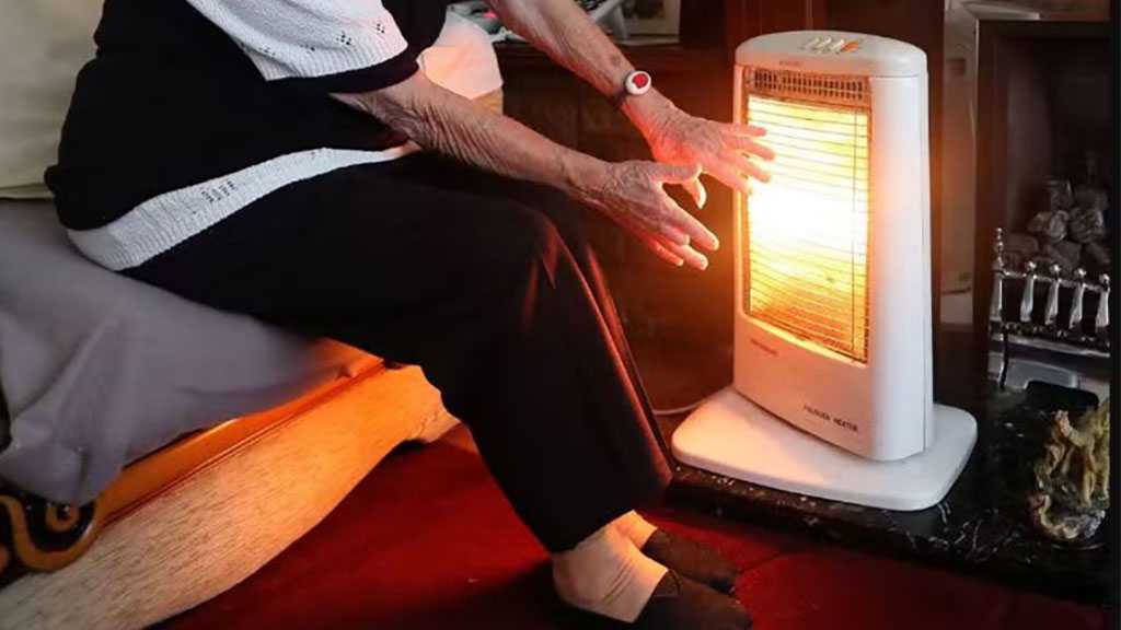 ‘Unprecedented Numbers’ of Pensioners Could Die in Winter without Help for Energy Bills - UK Charity Warns