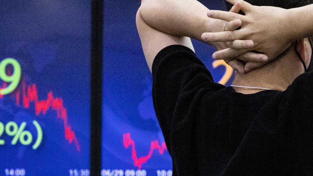 Goldman Sachs Sees UK Economy Slipping into Recession Later This Year