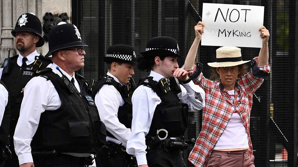 Crackdown on Anti-Monarchy Protests in UK Sparks Outcry from Civil Liberties Groups