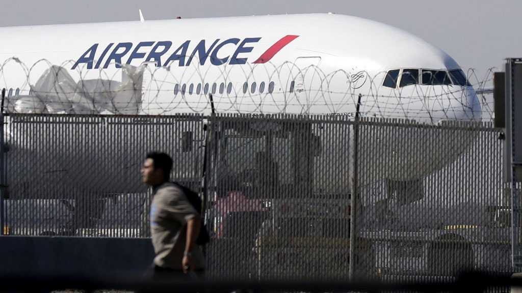 More than 1,000 Flights Cancelled in France Due to Strike