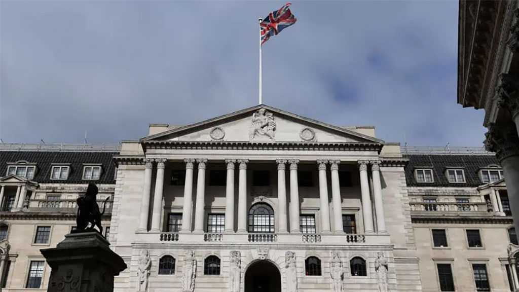 Pound Comes Under New Pressure After Bank of England Fails to Raise Rates