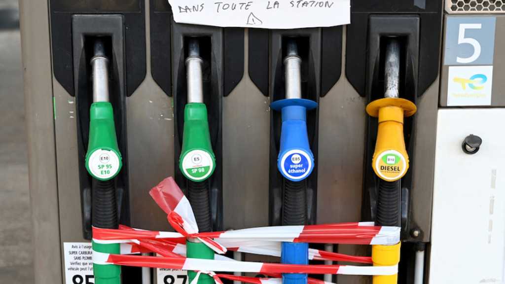 Strikes at French Oil Refineries Continue as Fuel Shortage Frustrates Motorists