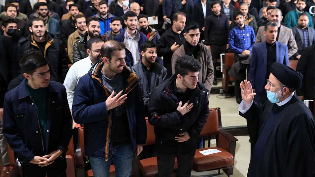 Raisi Hails Iranian Students for Foiling Enemies’ Plots