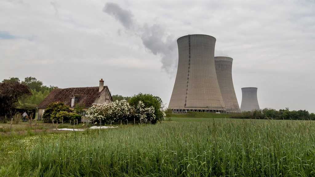 Électricité De France Ups Nuclear Power as Parts of Paris Plunge into Darkness