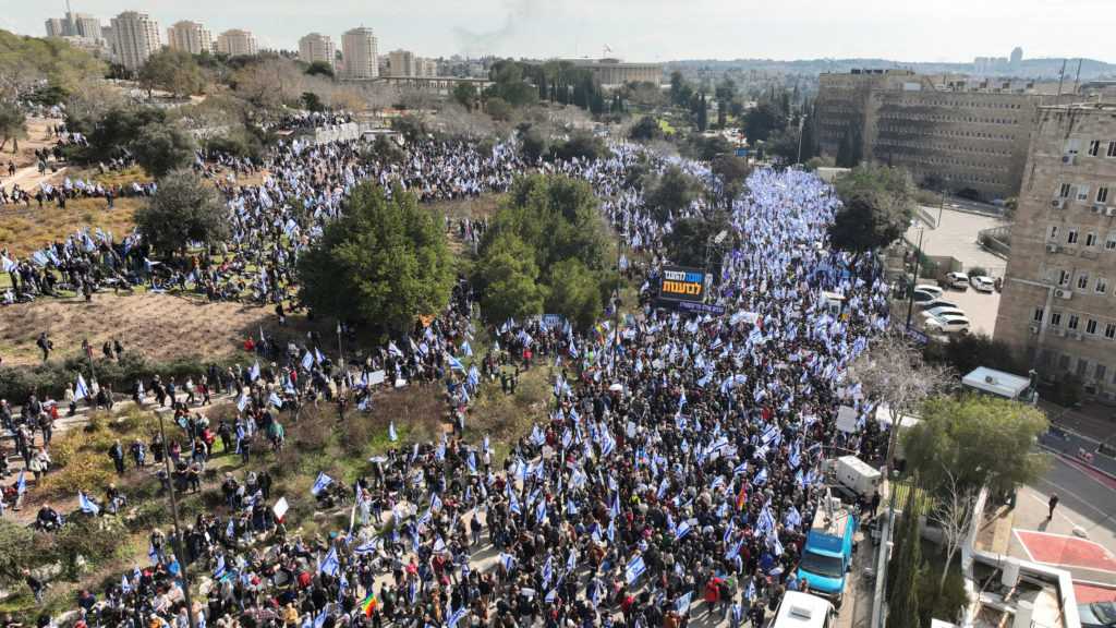“Israelis” Rally Against Netanyahu’s Reforms Ahead of Knesset Vote
