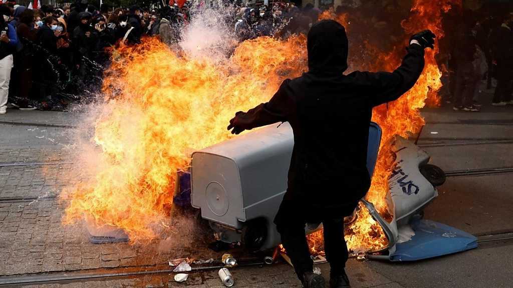 France: Millions Protest Pension Age, Bordeaux Town Hall Set on Fire