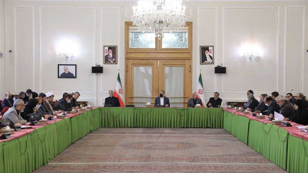 Iranian FM Briefs MPs on Foreign Policy Developments