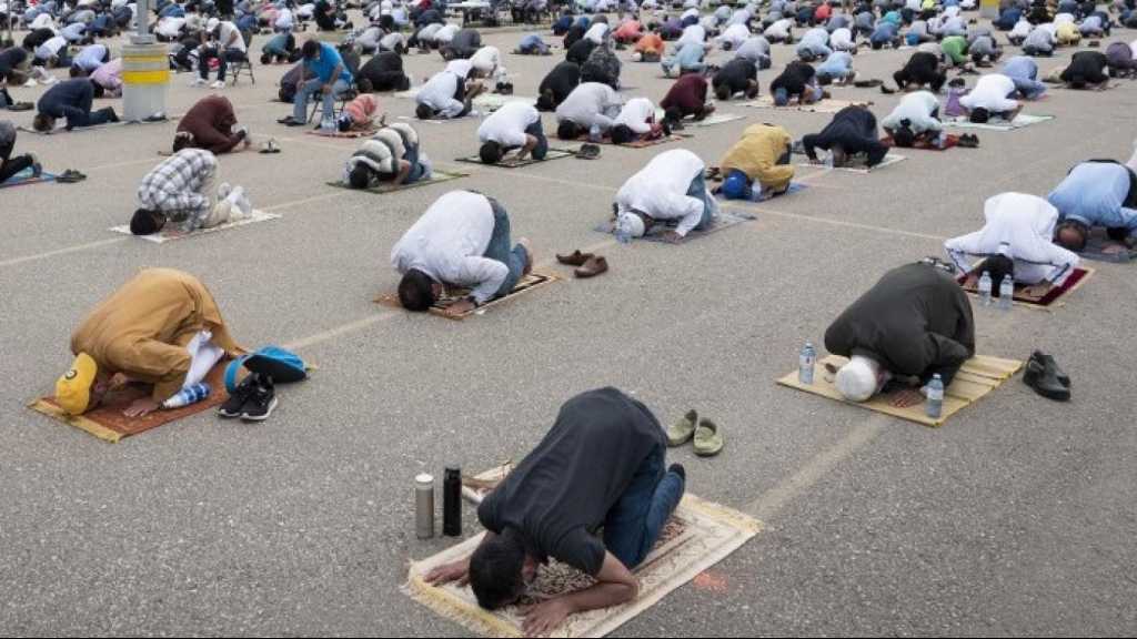Canadian Muslim Groups Sue over School Prayer Ban