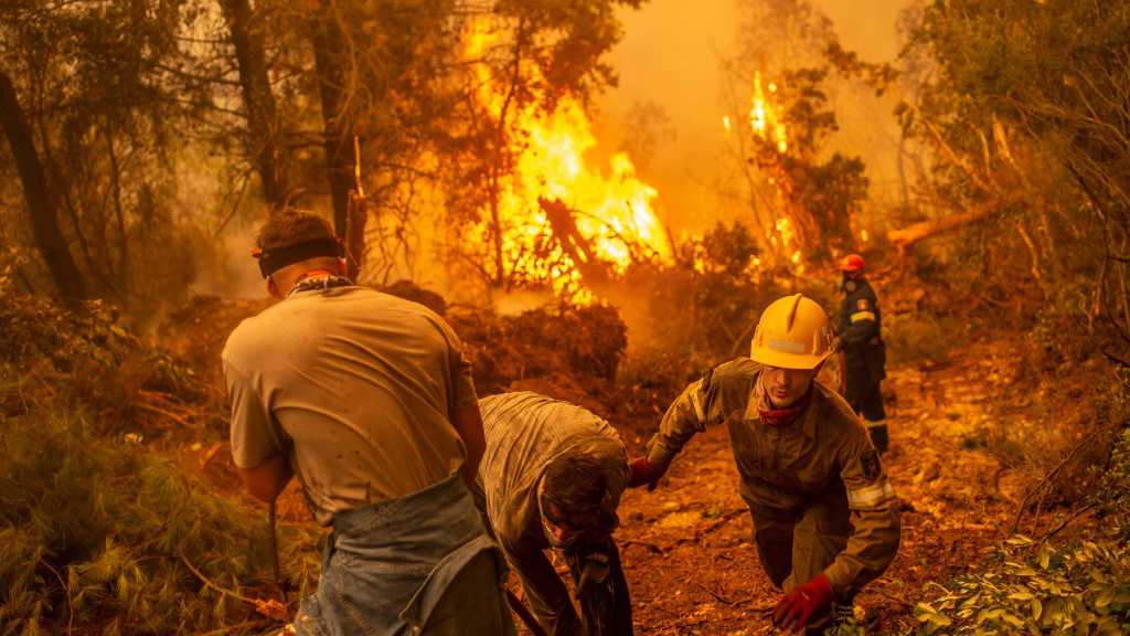 Greece at War: More evacuations As Wildfires Continue 