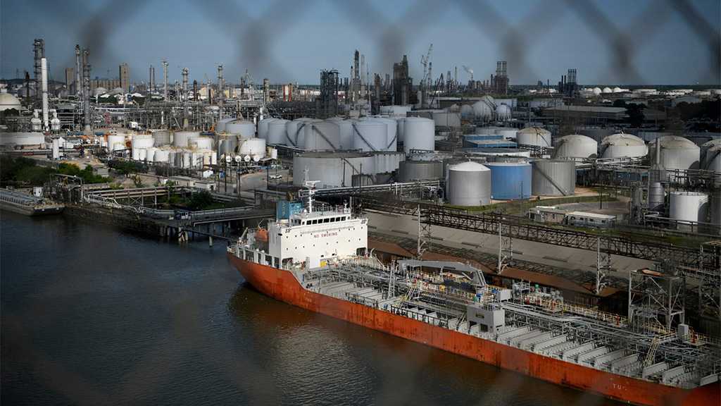 Iran Can Retaliate Against US Theft of Its Oil On ‘Larger Scale’ - Defense Minister
