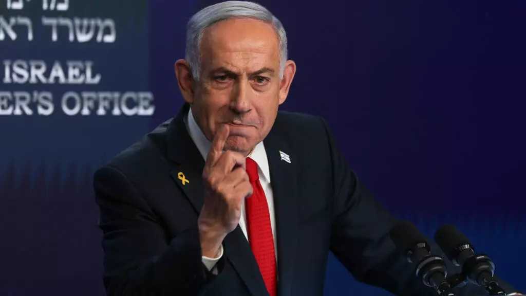 “Israeli” PM Names New Security Chief, Defying Attorney General
