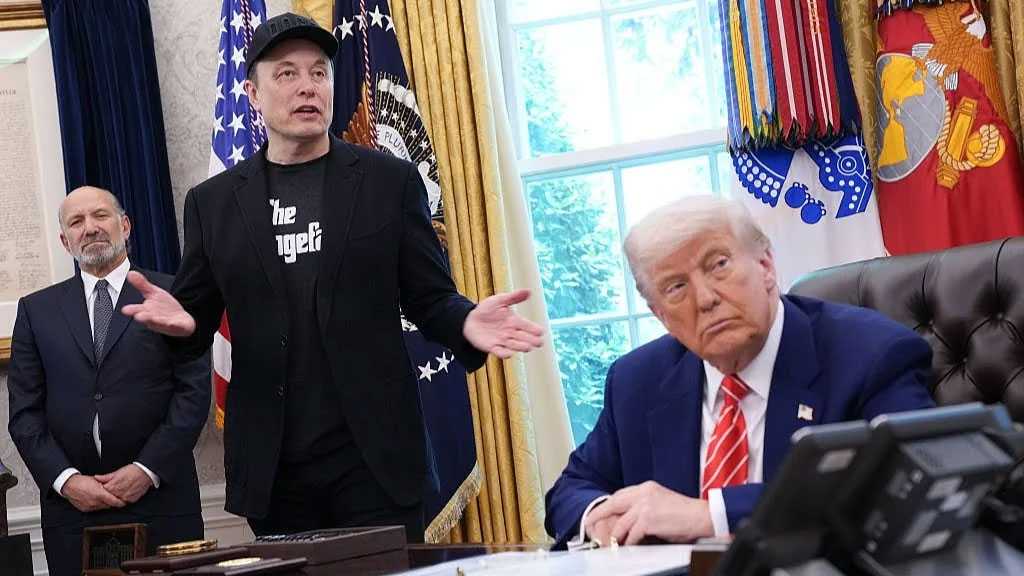 Trump Says Elon Musk “Not Really Leaving” DOGE, Will Continue Advising White House