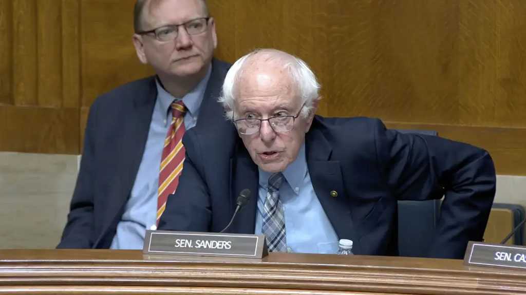 Bernie Sanders Calls Netanyahu a War Criminal as “Israeli” Leader Visits White House