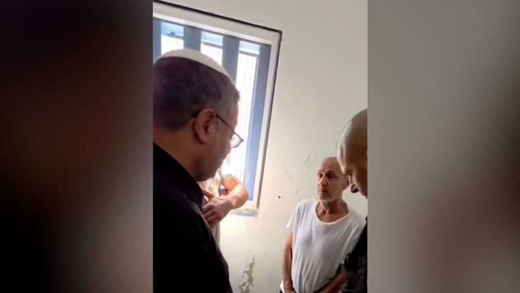 UN Condemns “Israeli” Minister Ben-Gvir for Assault on Palestinian Leader Barghouti