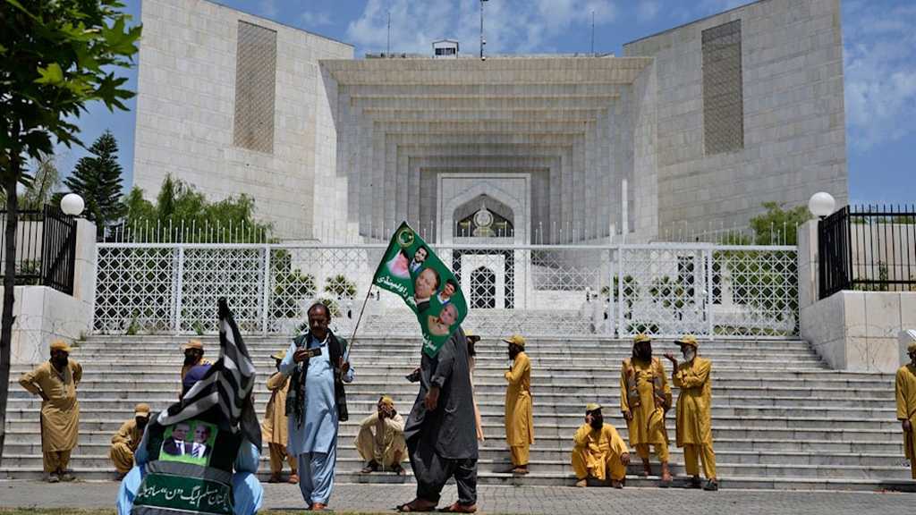 Pakistan Judges Resign as New Amendments Expand Military Power