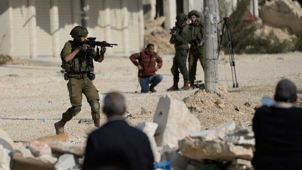 IOF Raids Beit Ummar, West Bank; Over 100 Palestinians Detained
