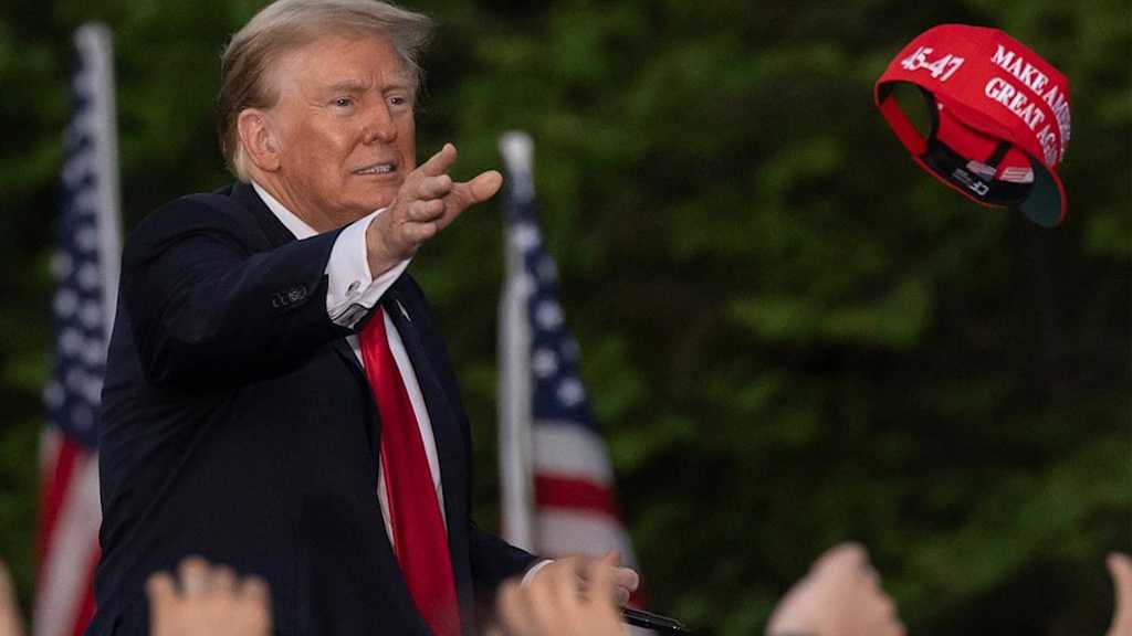 Imminent US Strike on Venezuela Splits MAGA Base