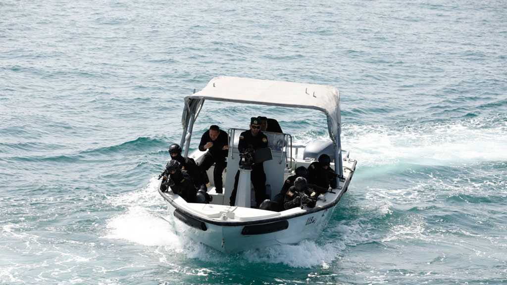 Iran, Russia Stage Ship Rescue in Joint Naval Drill