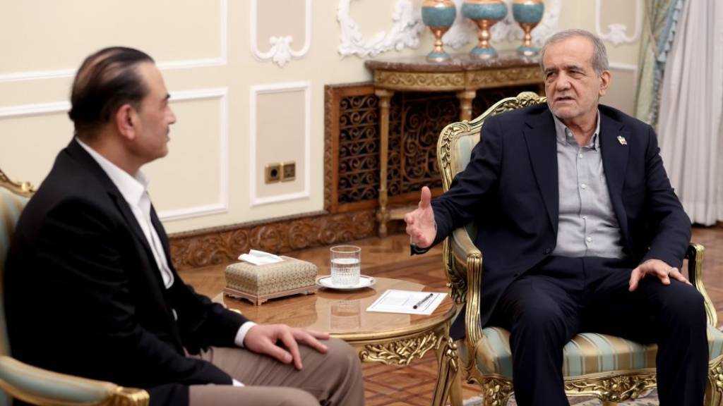 Pezeshkian Receives Pakistan’s Army Chief: US Bullying Won’t Work