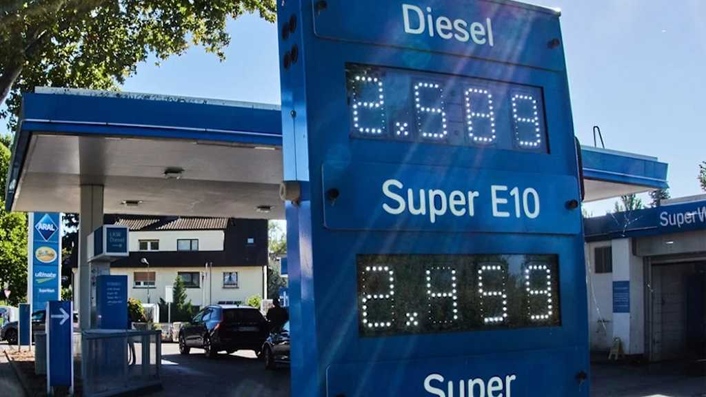 German Fuel Discount Offers Limited Relief as Energy Costs Soar