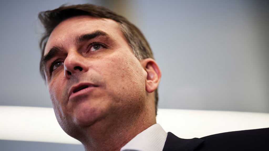  Trump Signals Approval for Flavio Bolsonaro’s US Stay Following Brazilian Election Defeat