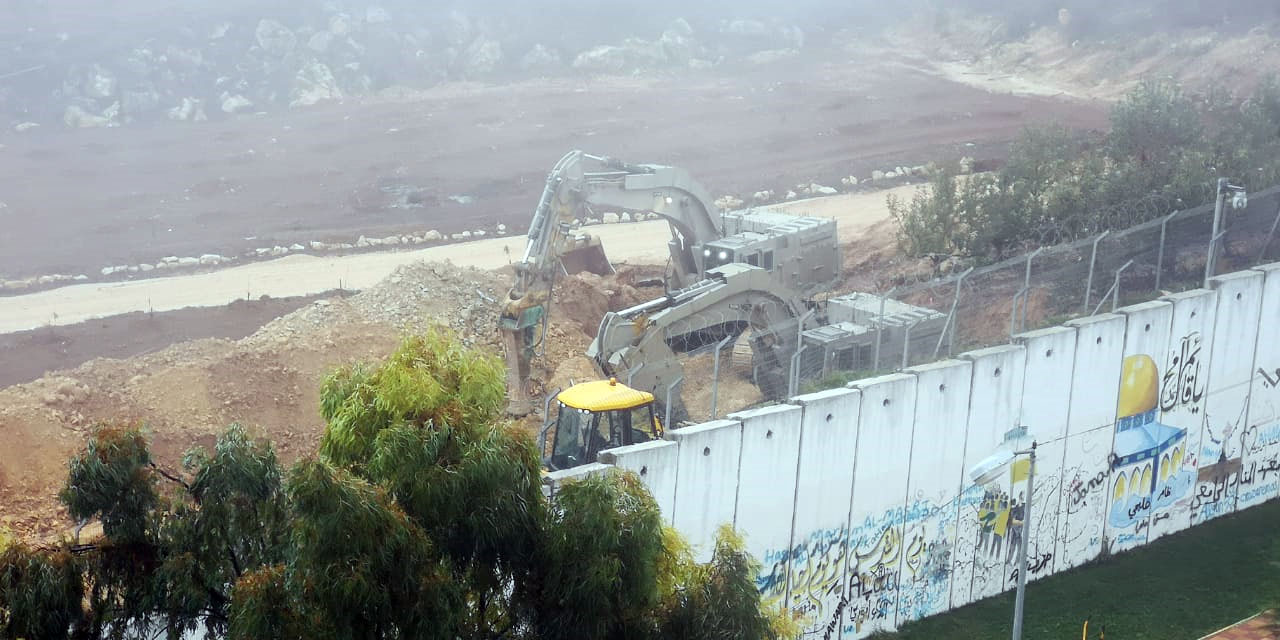The Enemy Threatening from behind the Wall for 20 Days… Remains behind It! [PHOTOS]
