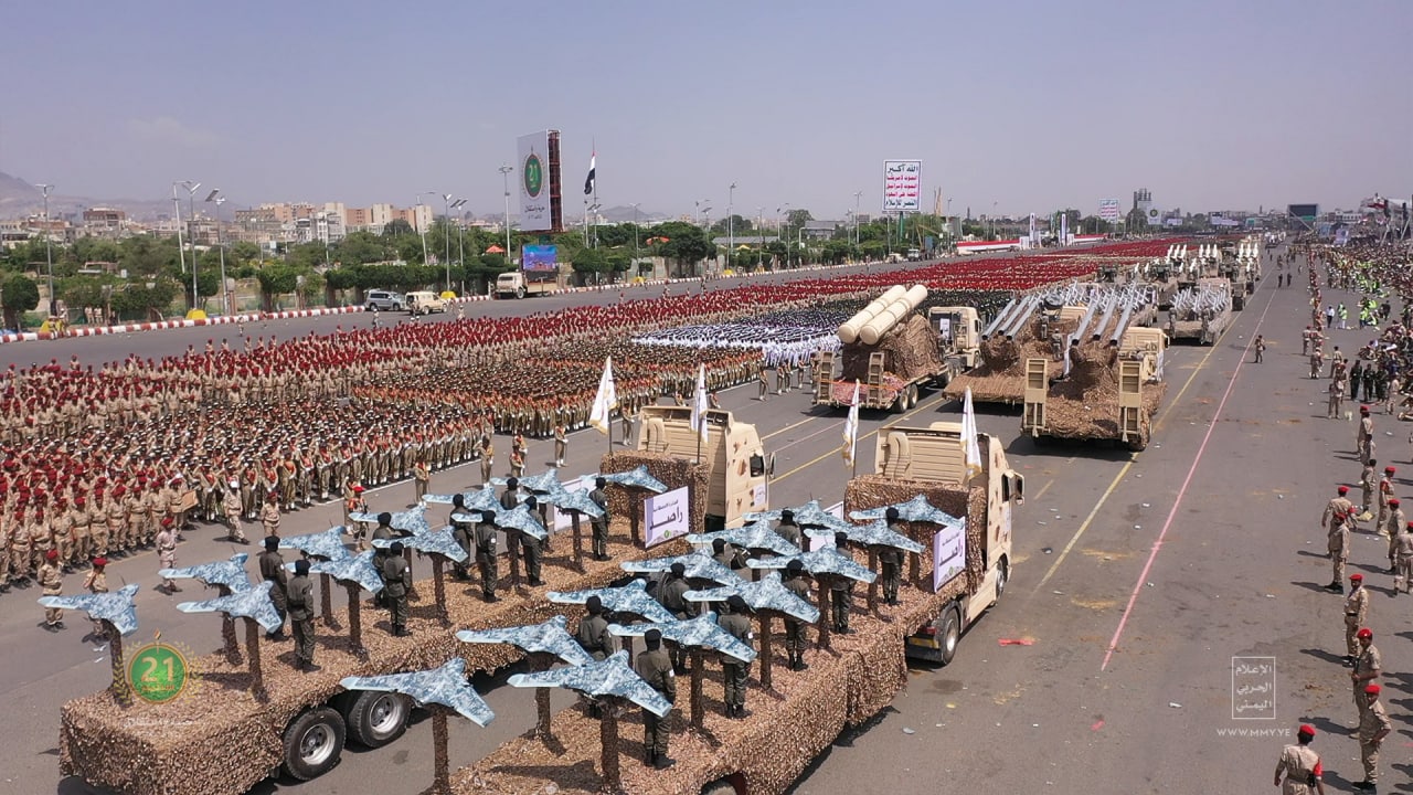 Yemeni Army Unveils Strategic Weapons of Deterrence in a Prominent Military Parade in the Capital Sanaa [Photos]