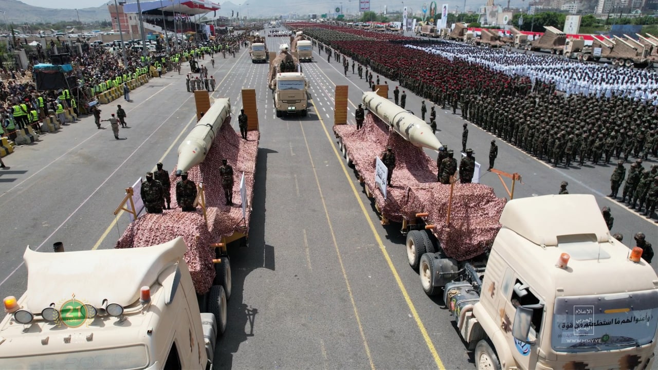 Yemeni Army Unveils Strategic Weapons of Deterrence in a Prominent Military Parade in the Capital Sanaa [Photos]
