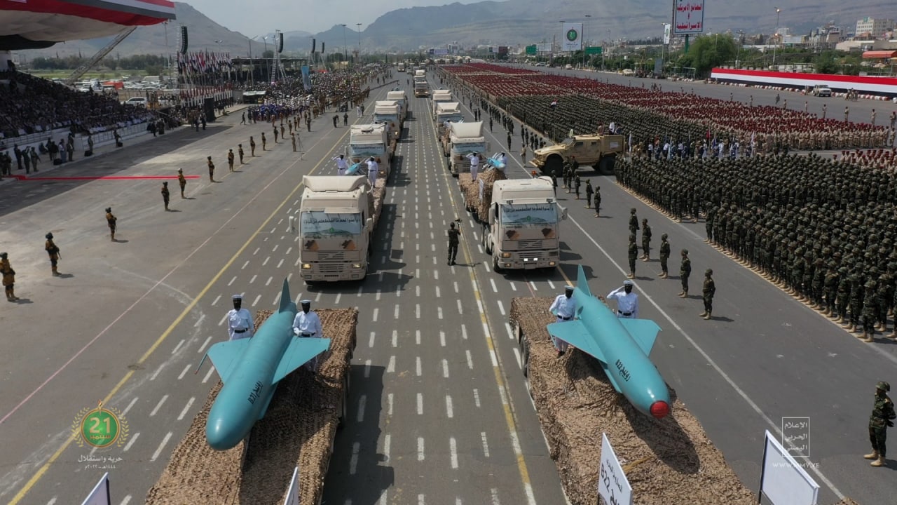 Yemeni Army Unveils Strategic Weapons of Deterrence in a Prominent Military Parade in the Capital Sanaa [Photos]