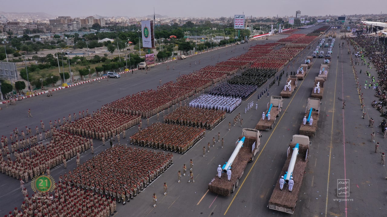 Yemeni Army Unveils Strategic Weapons of Deterrence in a Prominent Military Parade in the Capital Sanaa [Photos]