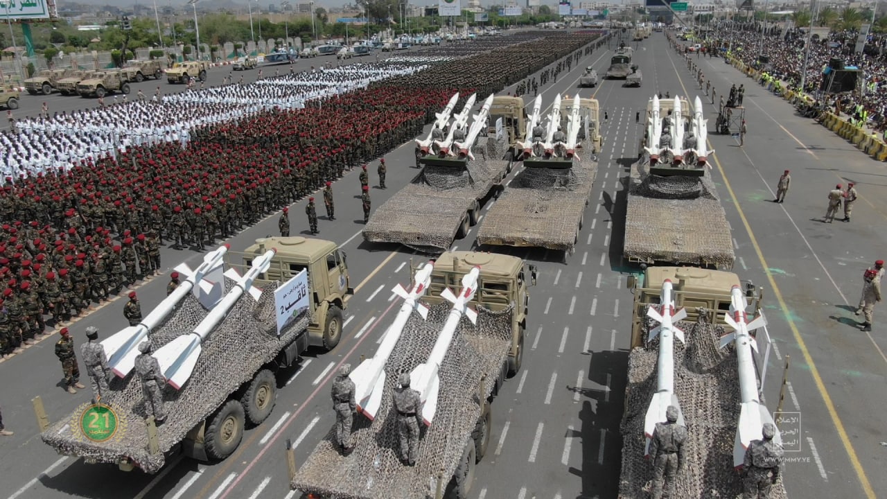 Yemeni Army Unveils Strategic Weapons of Deterrence in a Prominent Military Parade in the Capital Sanaa [Photos]