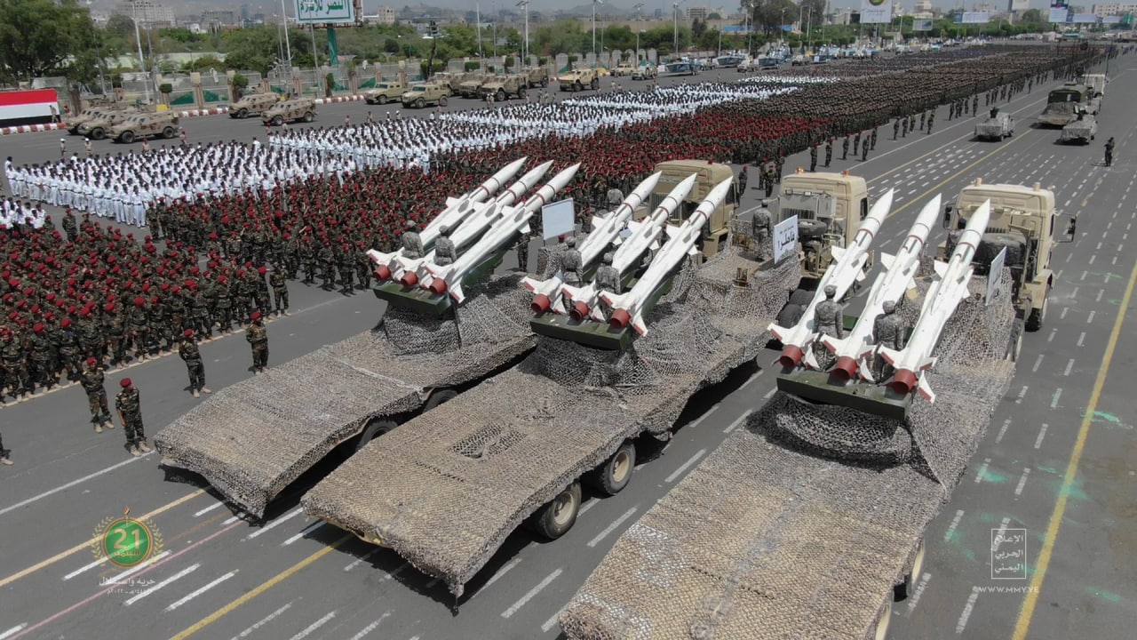Yemeni Army Unveils Strategic Weapons of Deterrence in a Prominent Military Parade in the Capital Sanaa [Photos]