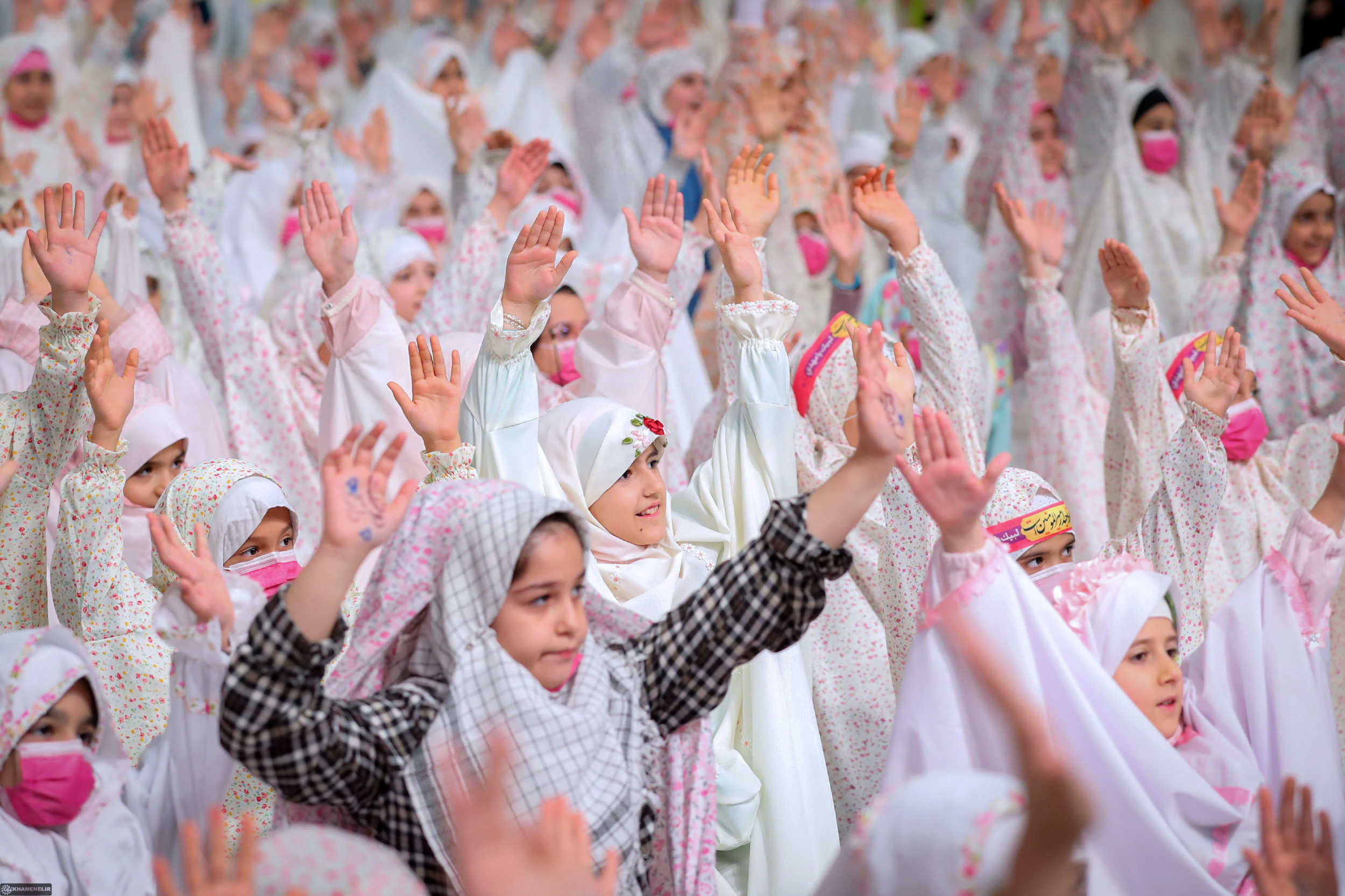 Imam Khamenei To Young Girls: Study for Iran’s Progress, Try to Be One of The Outstanding Women [Photos]